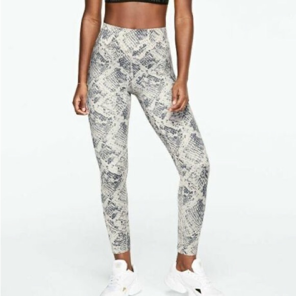 Victoria’s Secret PINK Sport Buttery Soft Snakeskin Leggings - Picture 1 of 4